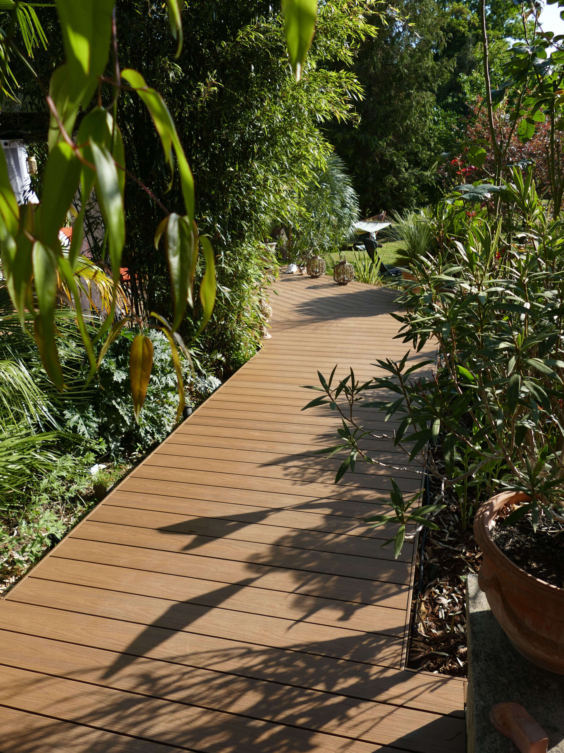 Terrasse passerelle en bois composite